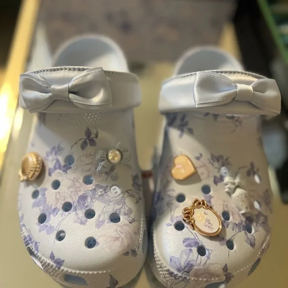 Love Shack Fancy Crocs - Picture 14 of 16